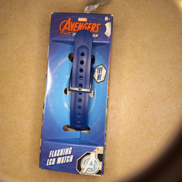 Watch - Picture 2 of 3